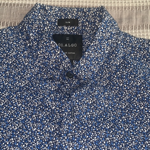 Men’s Blue Button down - Picture 2 of 2